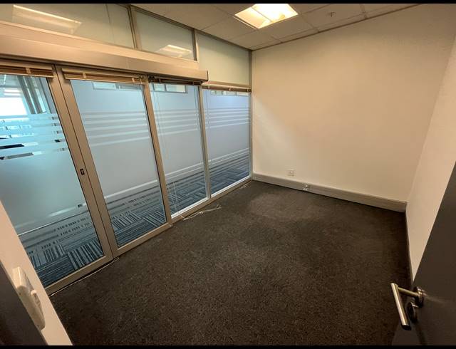 339M² OFFICE TO LET IN FORESHORE